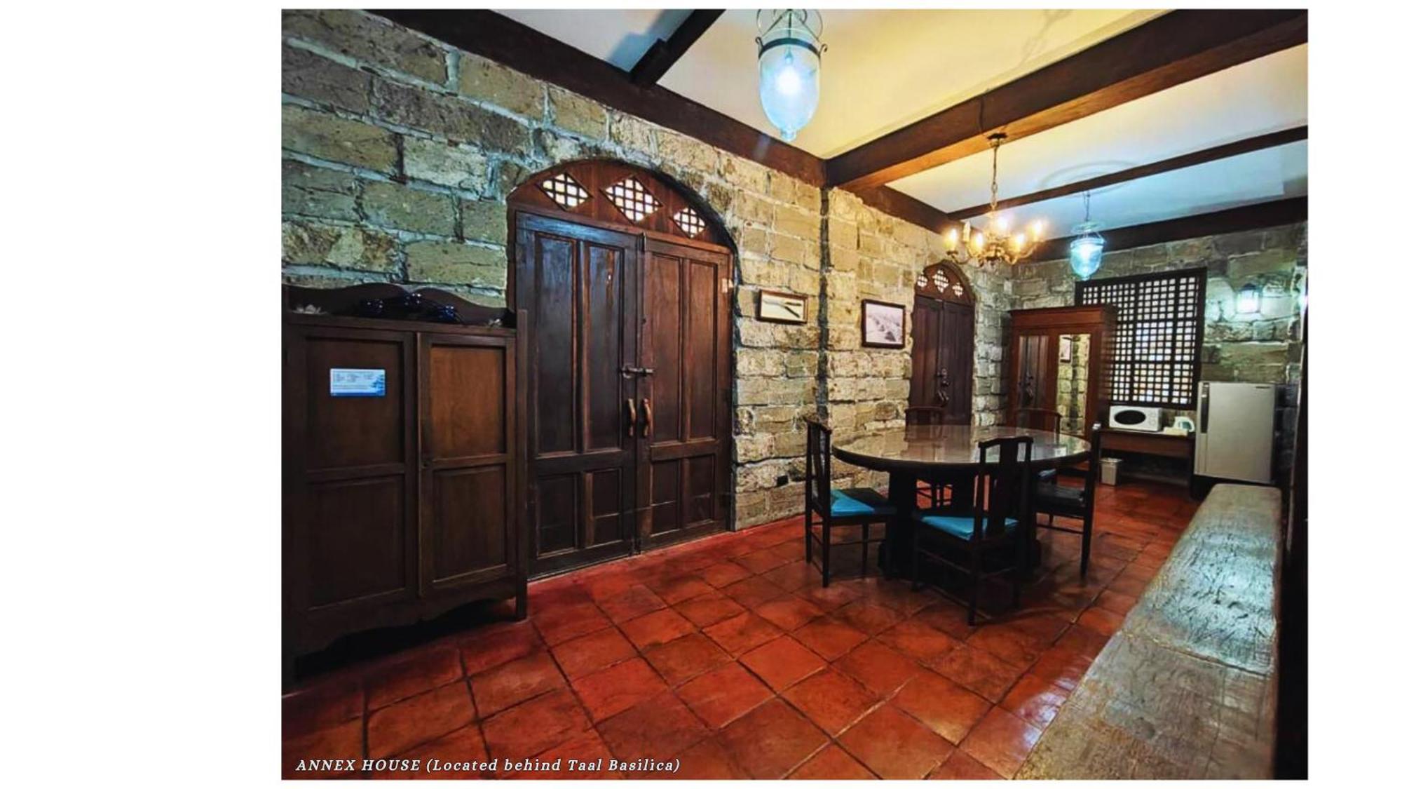 Paradores Del Castillo Taal Luaran gambar