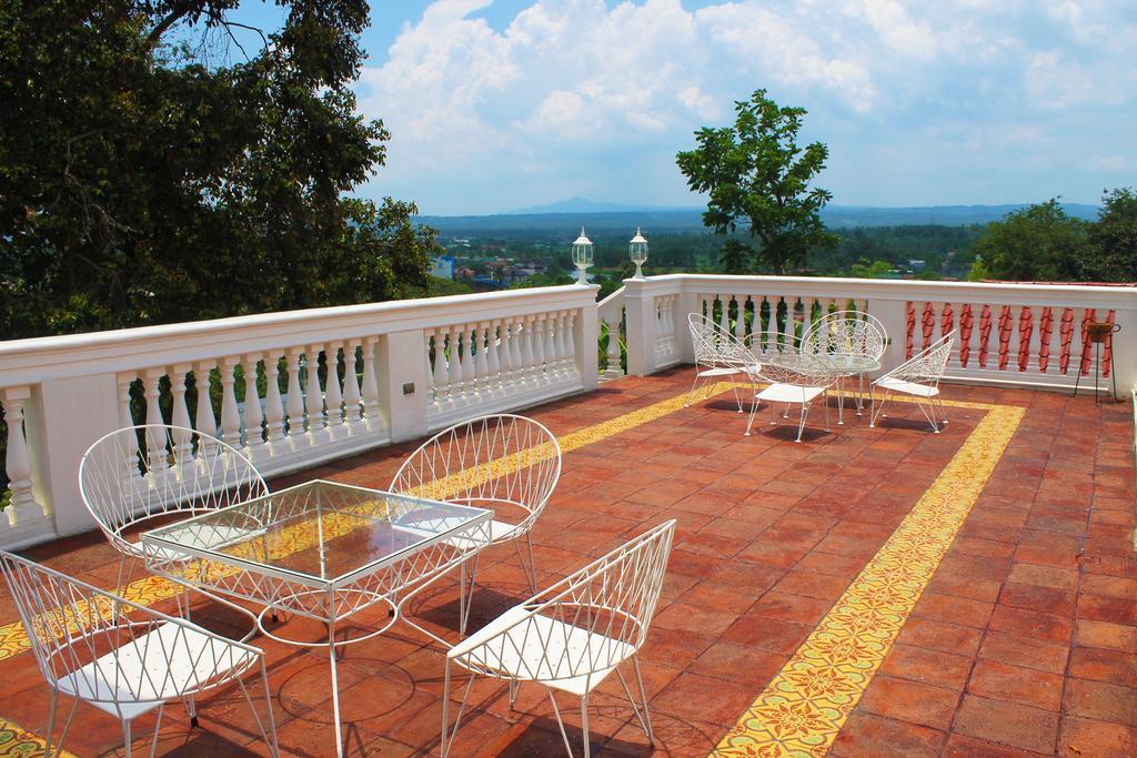 Paradores Del Castillo Taal Luaran gambar